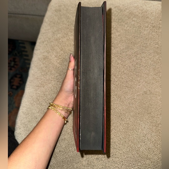 Fourth Wing Red Holiday Edition - Picture 6 of 8